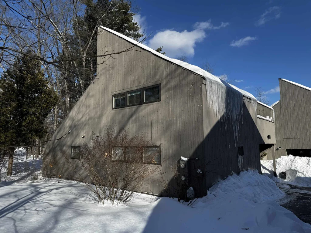 111 Coburn Avenue, Nashua