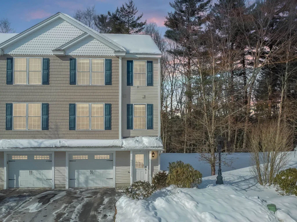 2 Larch Street, Goffstown