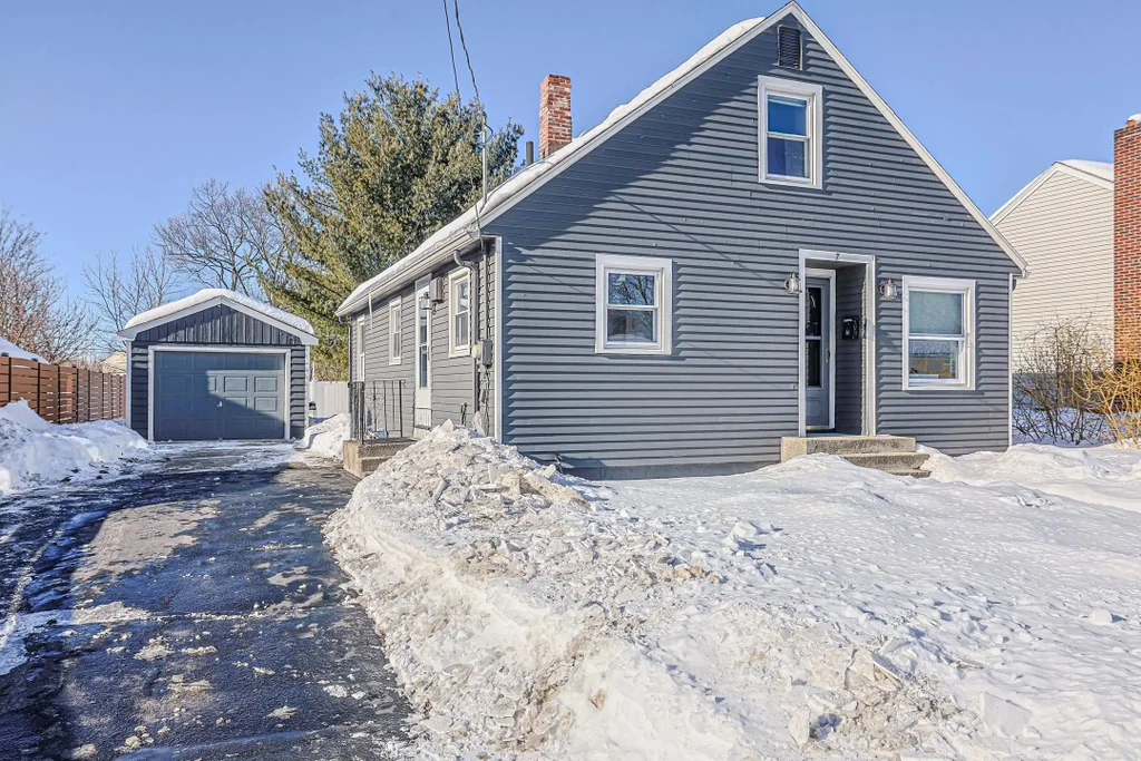 7 Mount Vernon Street, Nashua