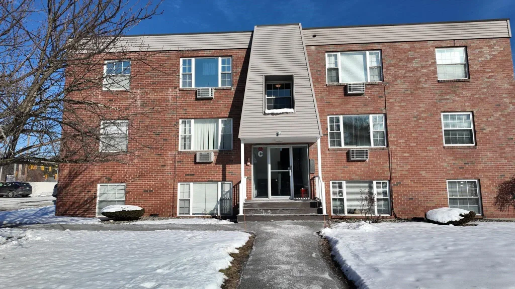 99 Cluff Crossing Road, Salem