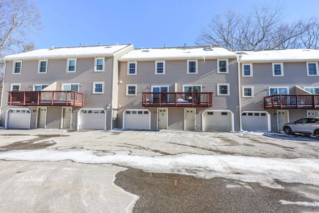 65 Glastonbury Drive, Nashua