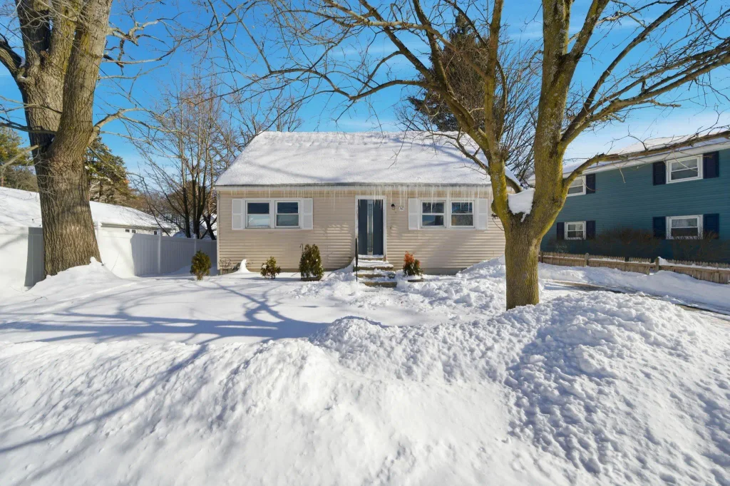 32 Fairview Avenue, Nashua