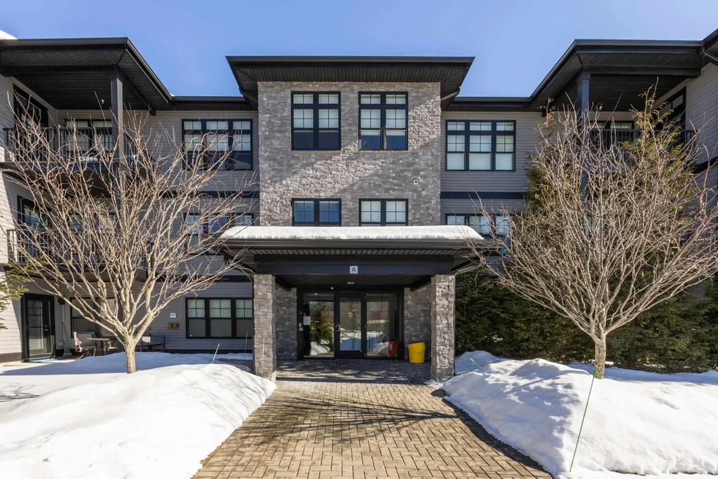 2075 Lafayette Road, Portsmouth