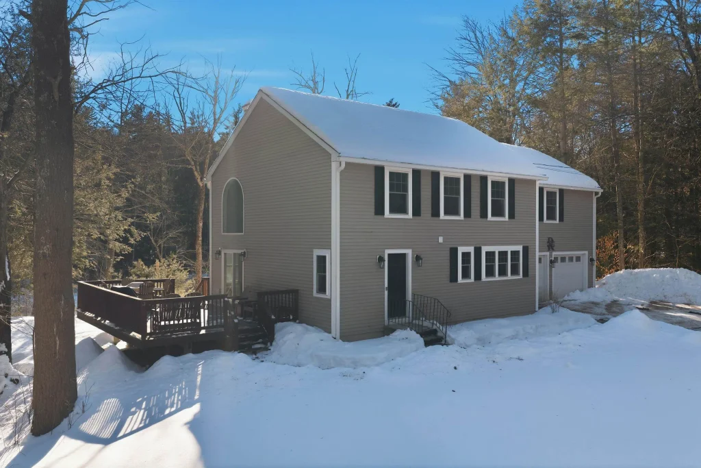 113 Gulf Road, Lyndeborough
