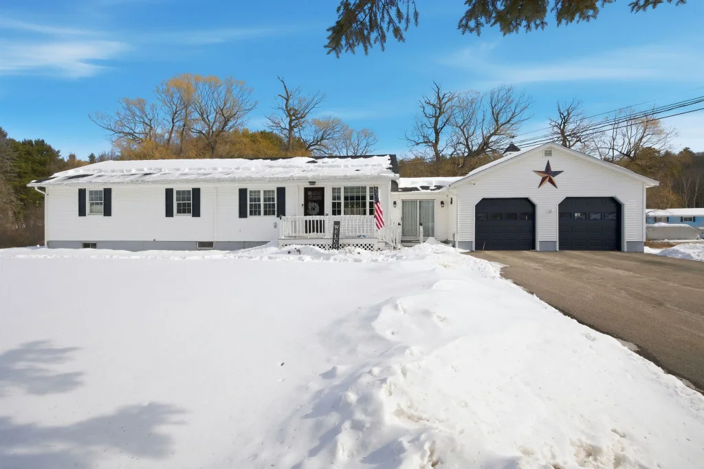 19 Coach Road, Gilford