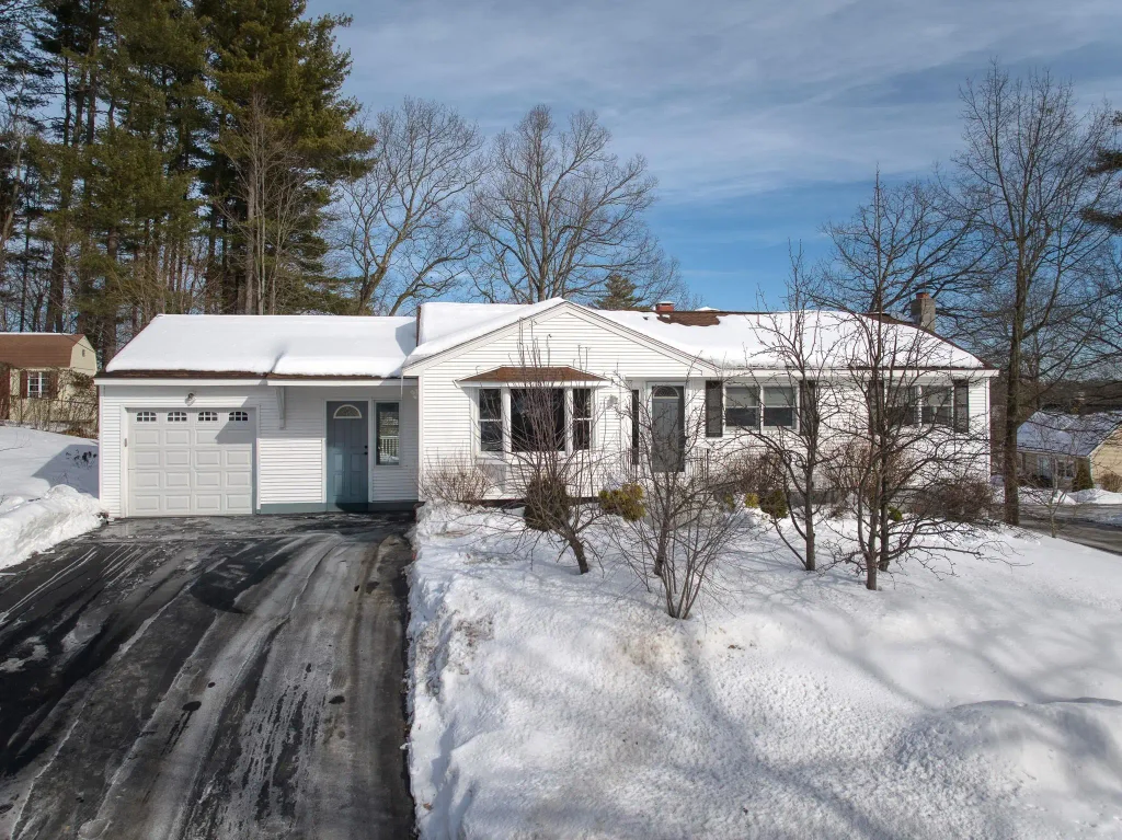 29 Nottingham Drive, Nashua