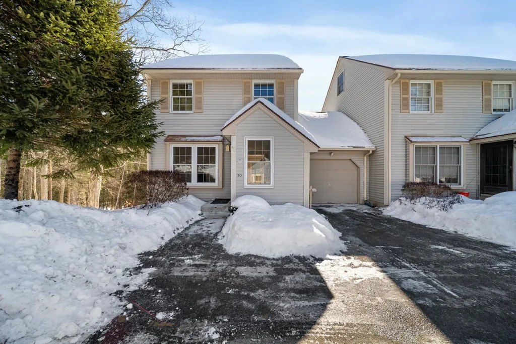 20 Larson Drive, Hampstead