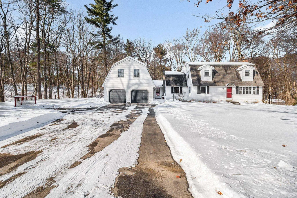 14 Londonderry Road, Windham