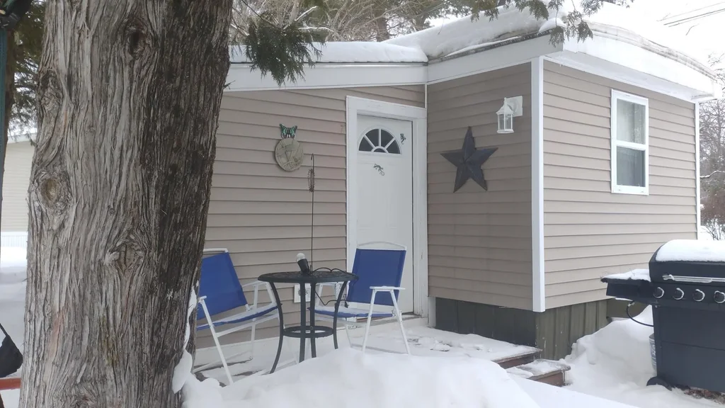 464 Boston Post Road, Amherst