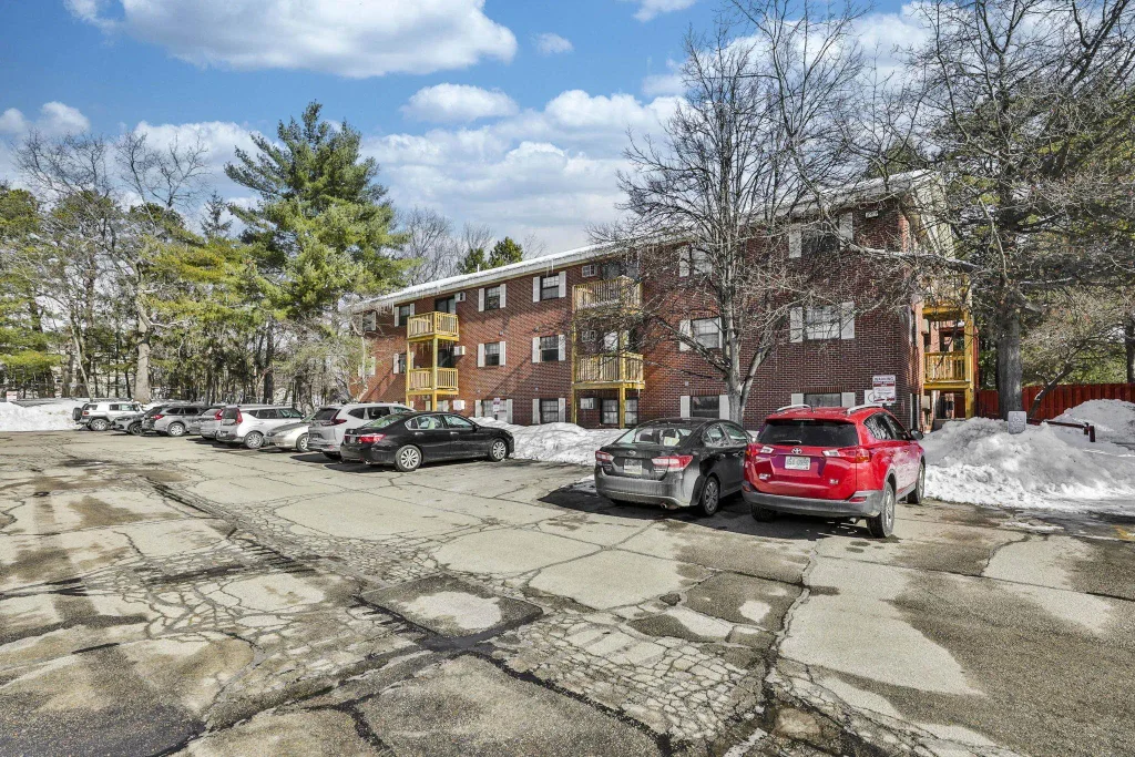 12 East Side Drive, Concord