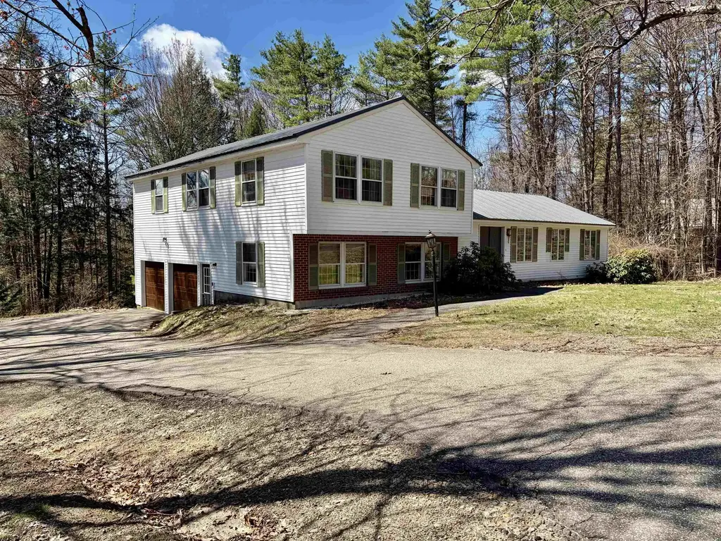 53 Oak Knoll Road, Meredith