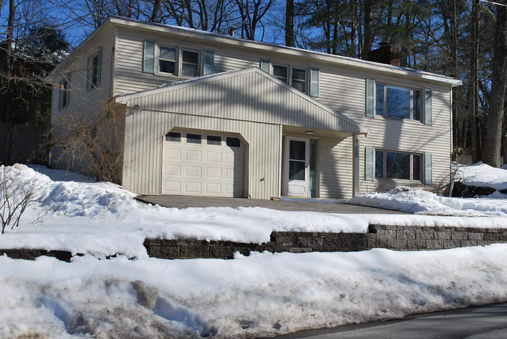 12 Oakdale Avenue, Nashua