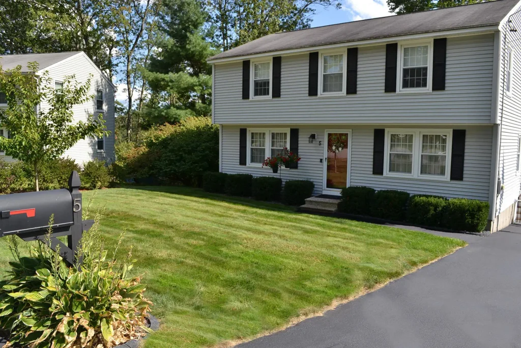 5 Ronnie Drive, Nashua