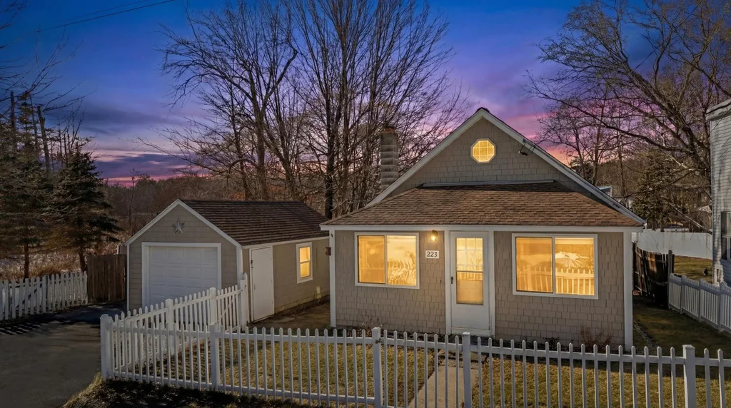 223 W Shore Avenue, Manchester