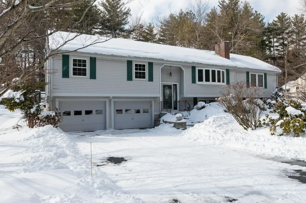 12 Pioneer Drive, Nashua