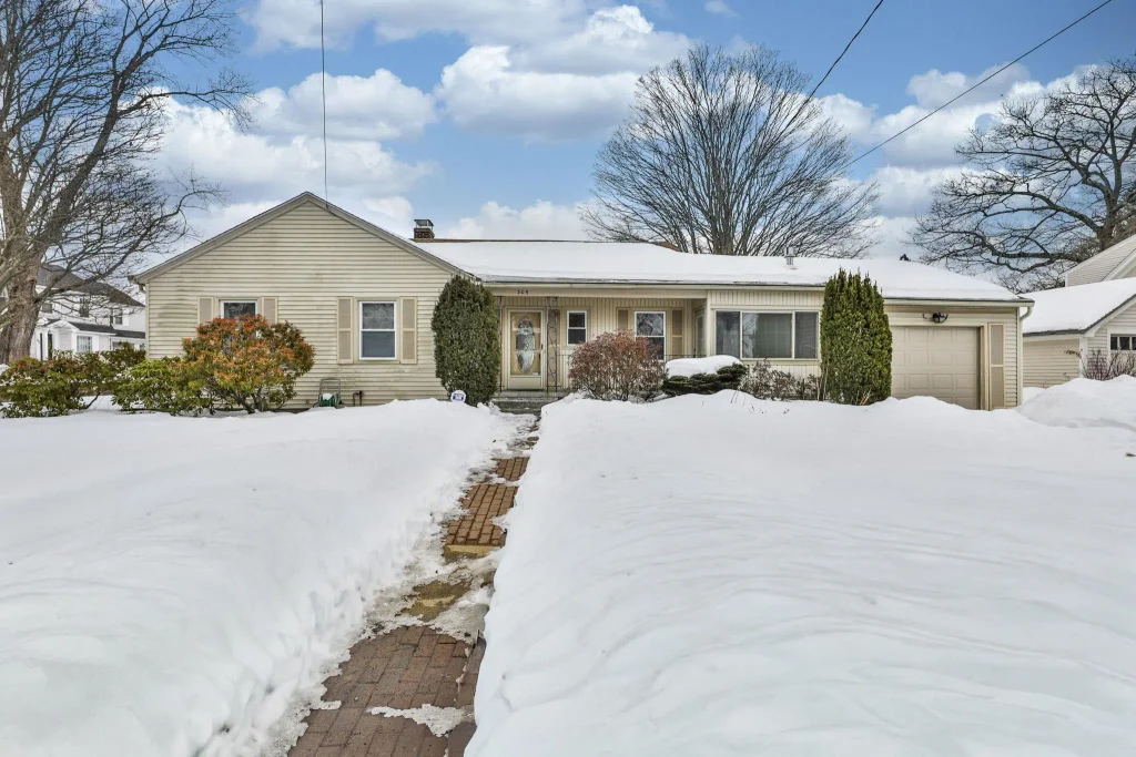 305 Blodget Street, Manchester