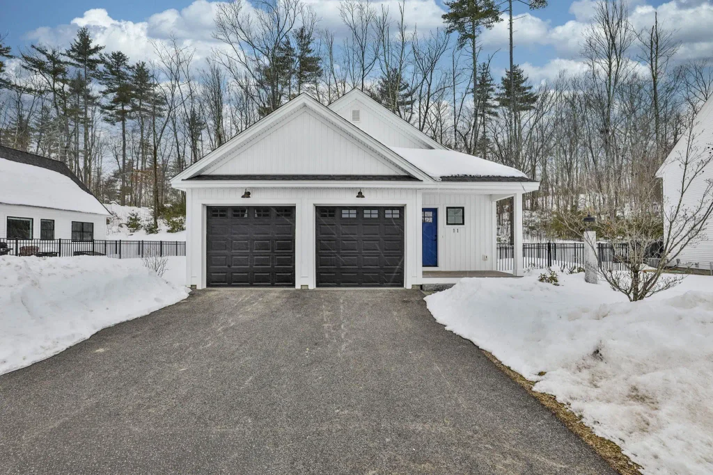 11 Pendleton Farms Lane, Amherst