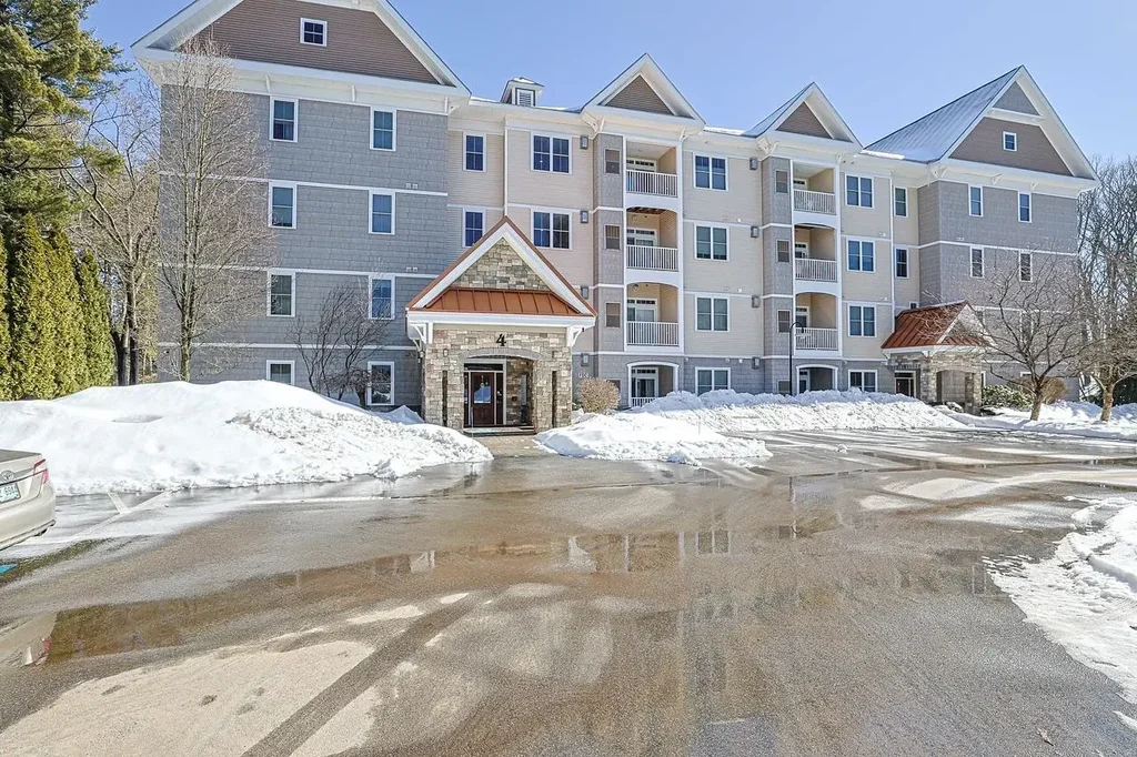 4 Henry David Drive, Nashua