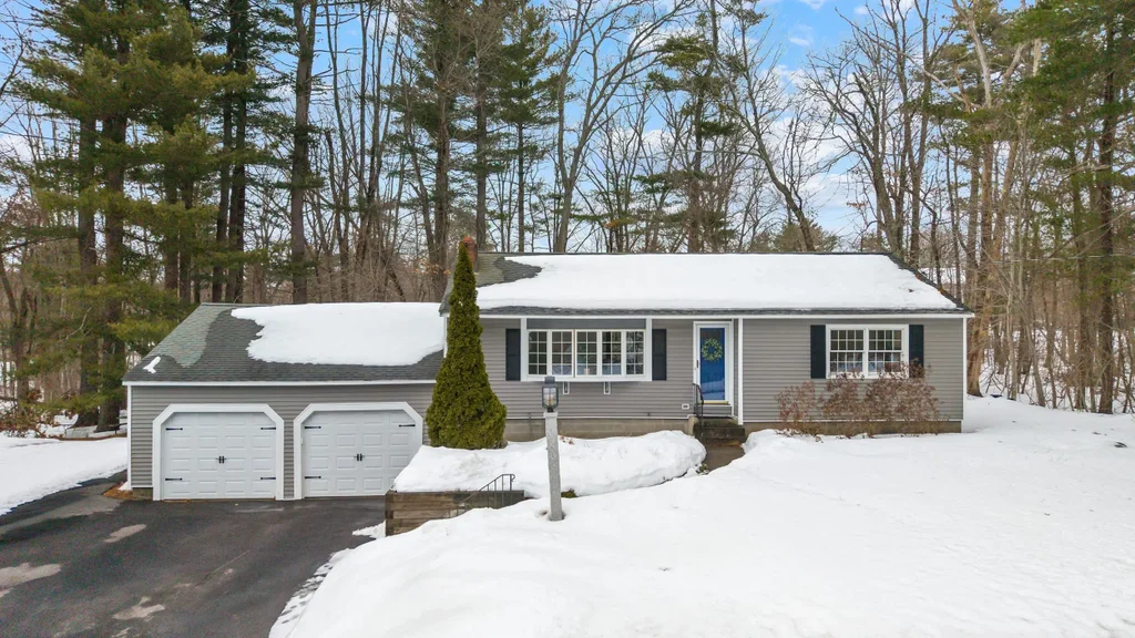 64 Lake Street, Salem