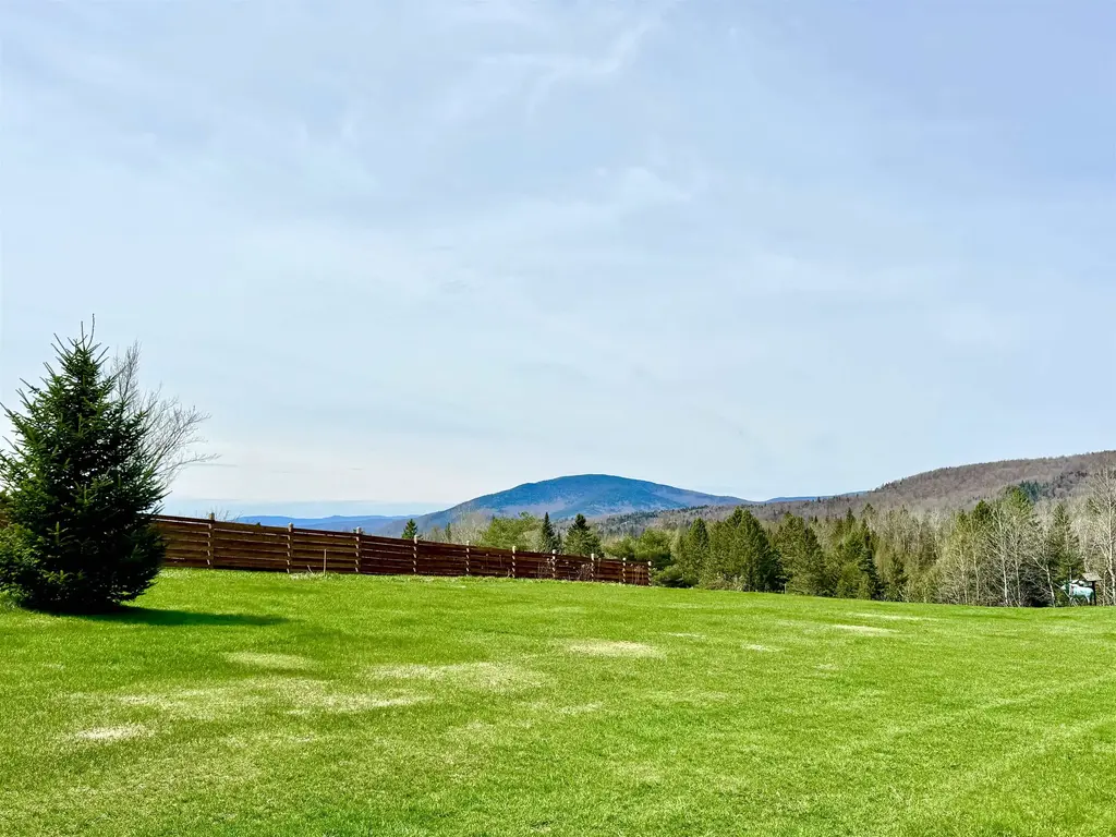 881 South Hill Road, Stewartstown