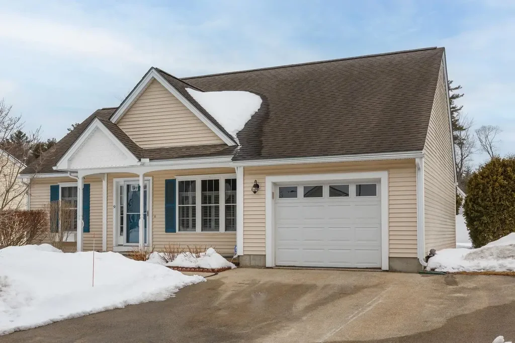 9 Westchester Court, Hudson