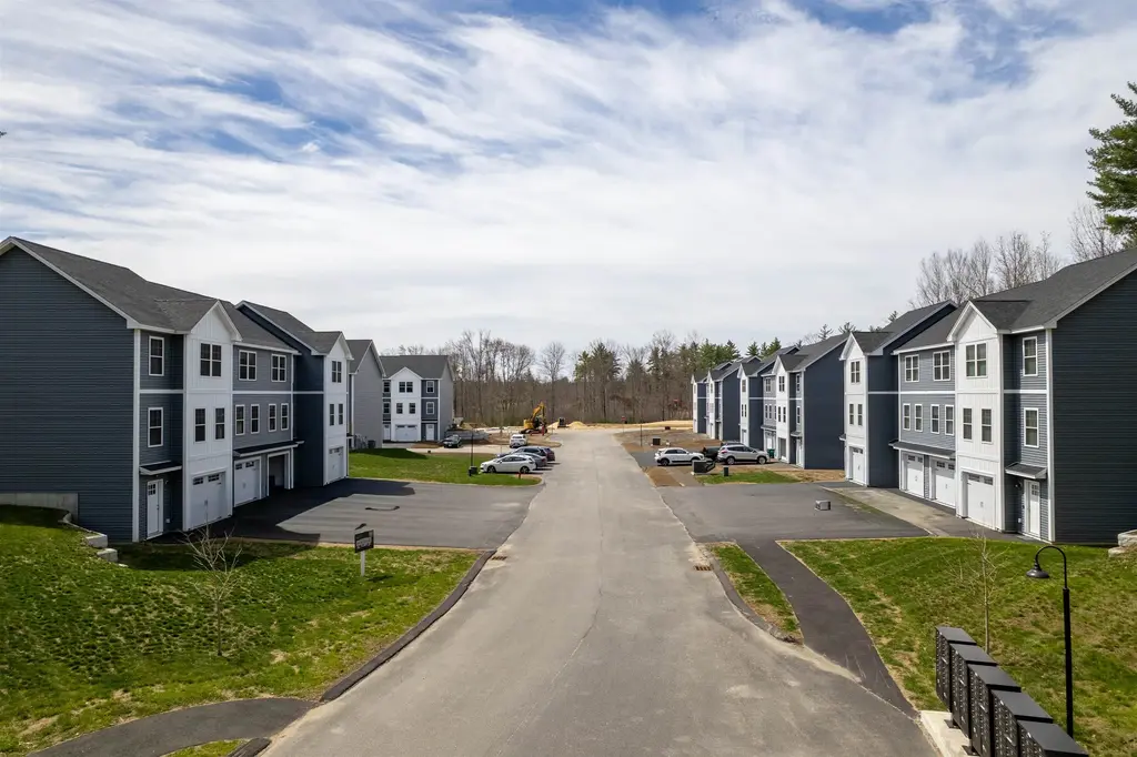 7b Lucky Lane The Crossings At Village Center, Barrington