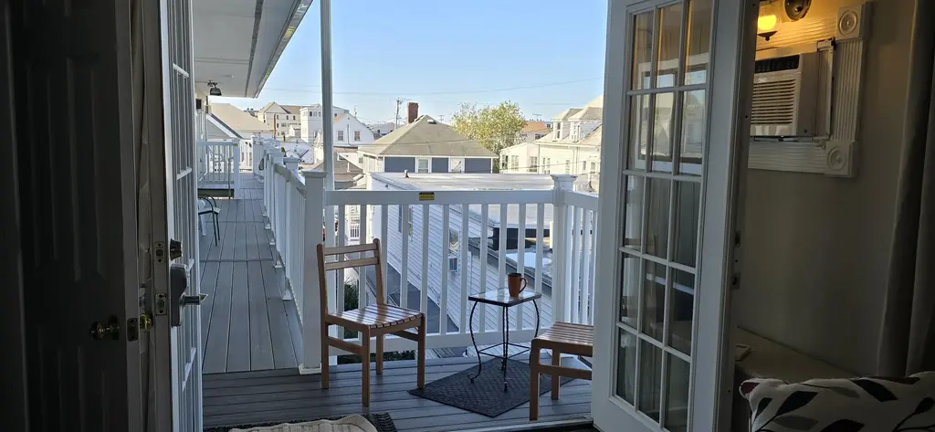 12 G Street, Hampton