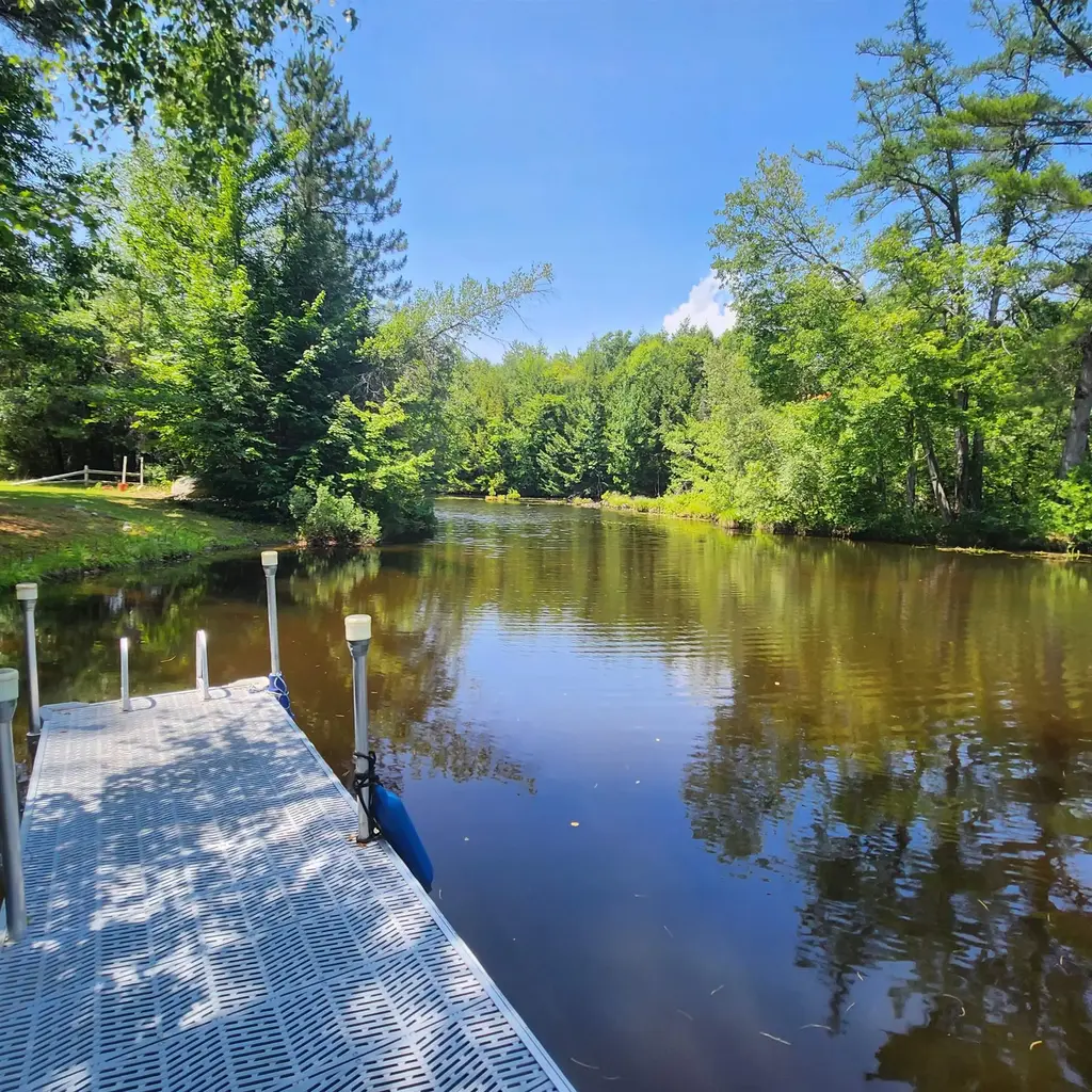 80 N Dorr Way, Wakefield