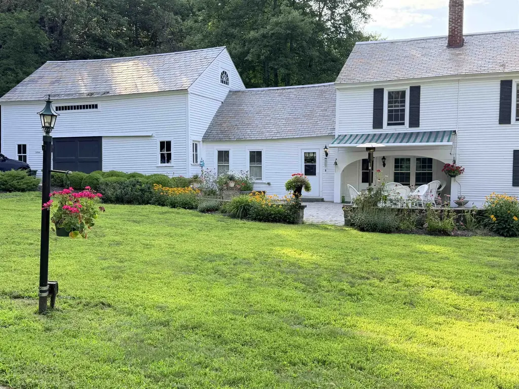 24 Sawyers Crossing Road, Swanzey