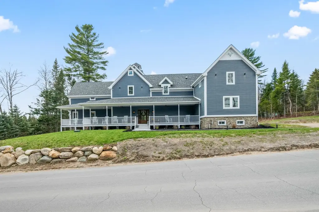 101 Hill Road, Dummer