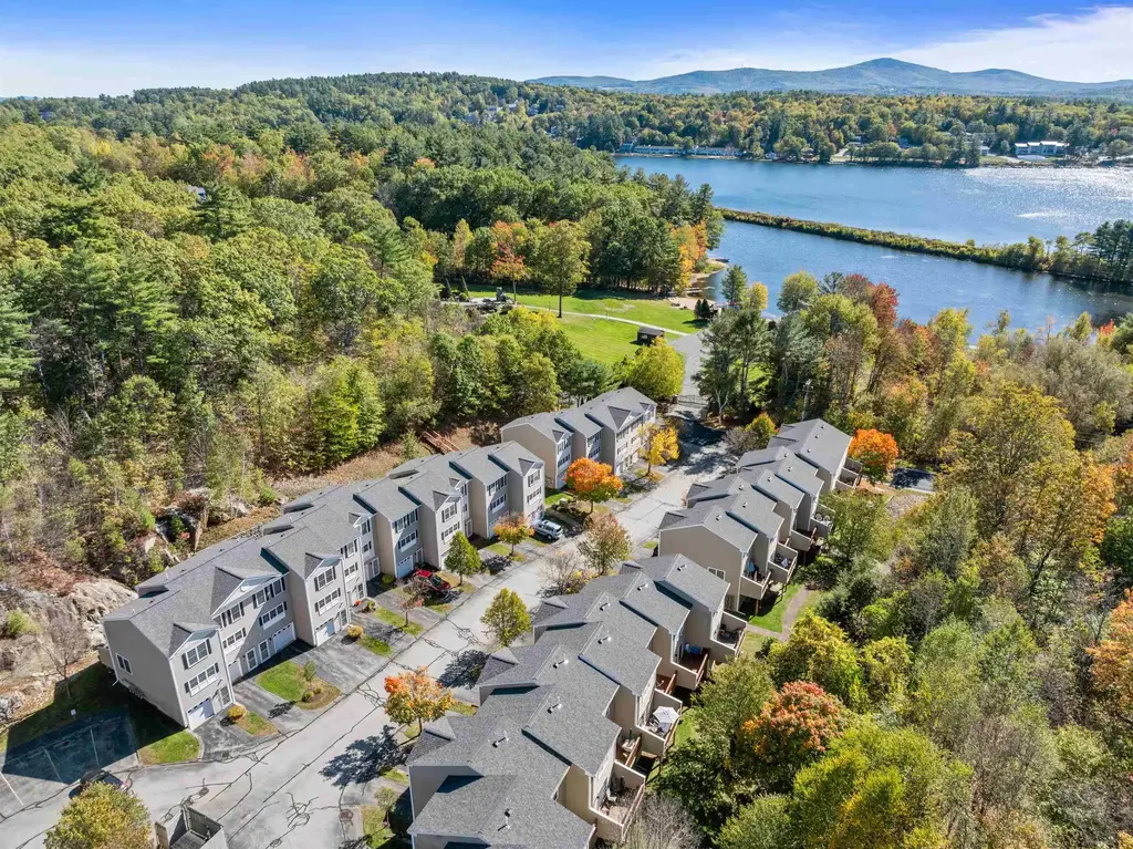 19 Dillon Way, Laconia