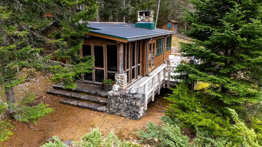 36 Mountain Road, Dalton