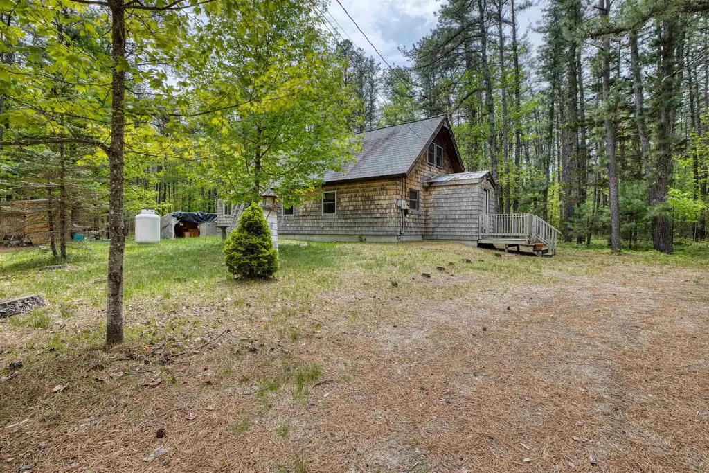 31 Stoddard Lane, Freedom