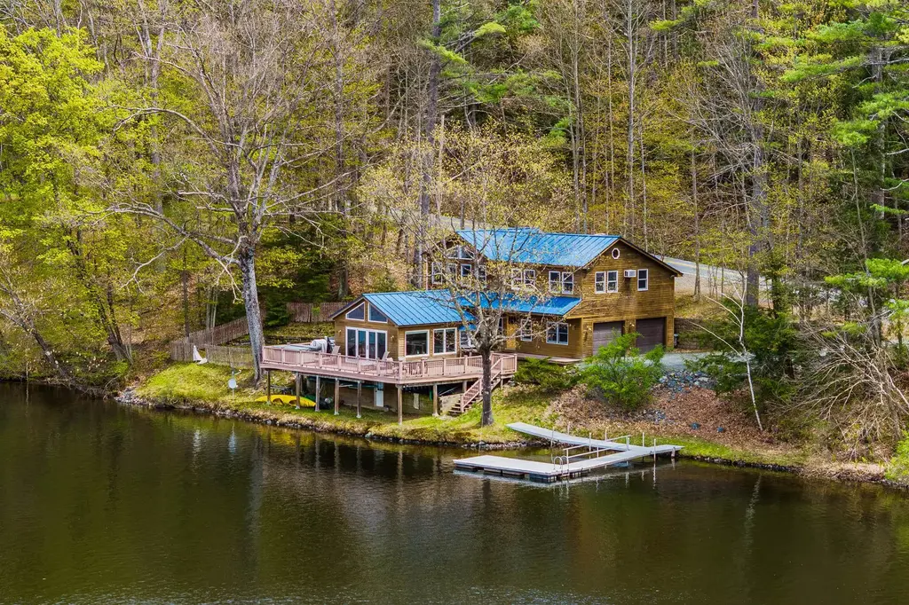 32 River Road, Hanover