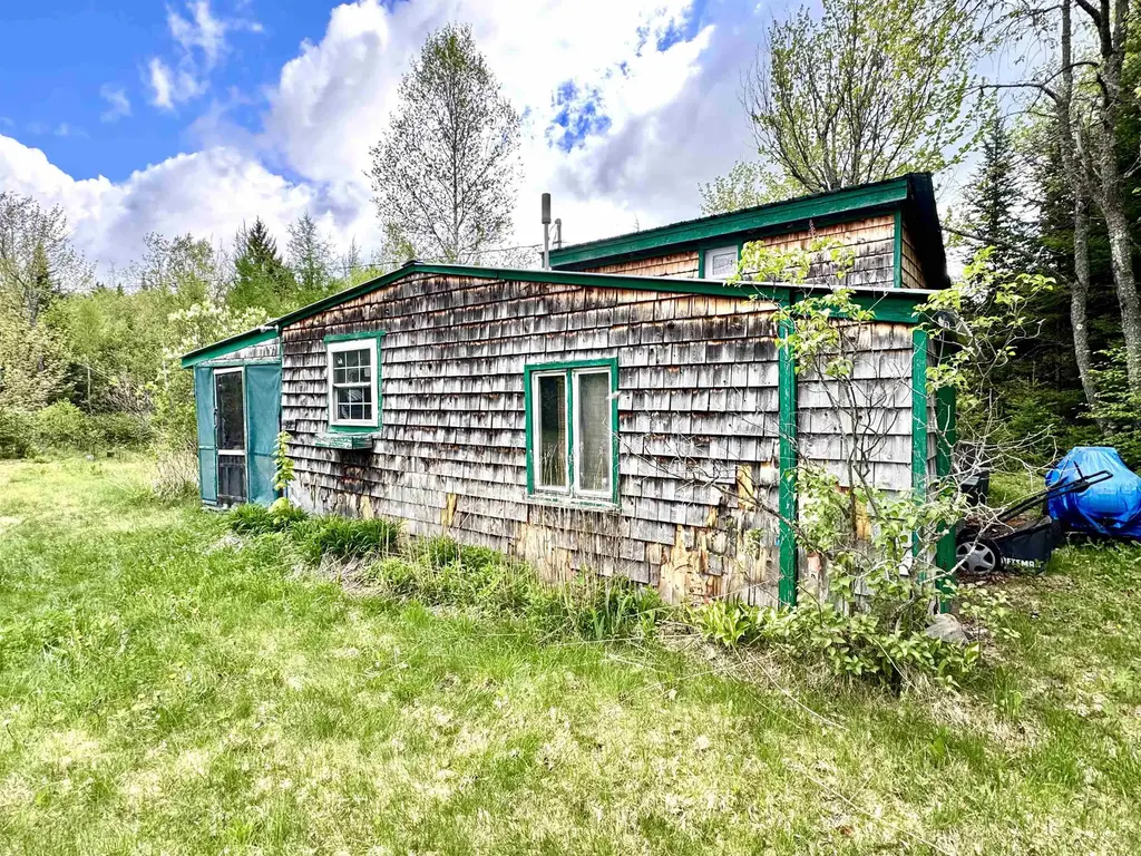 63 Coos Road, Columbia