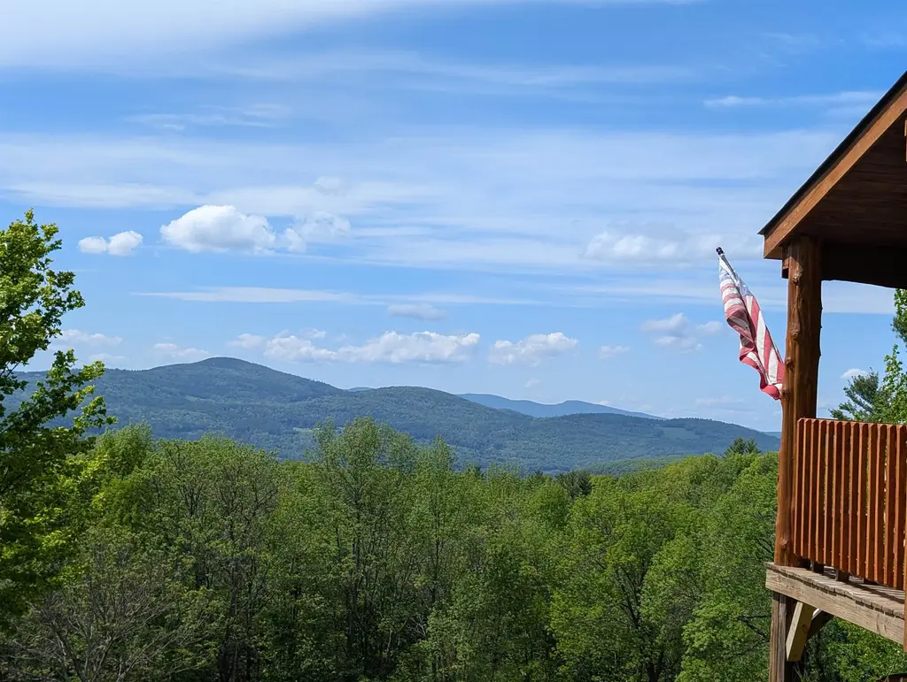 320 Hunt Mountain Road, Monroe