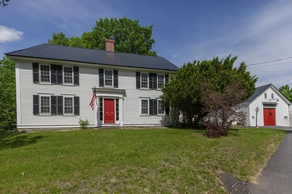 2 Raymond Road, Deerfield
