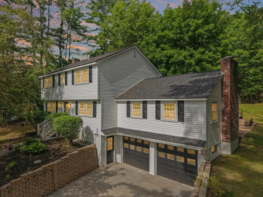 9 Northfield Road, Amherst