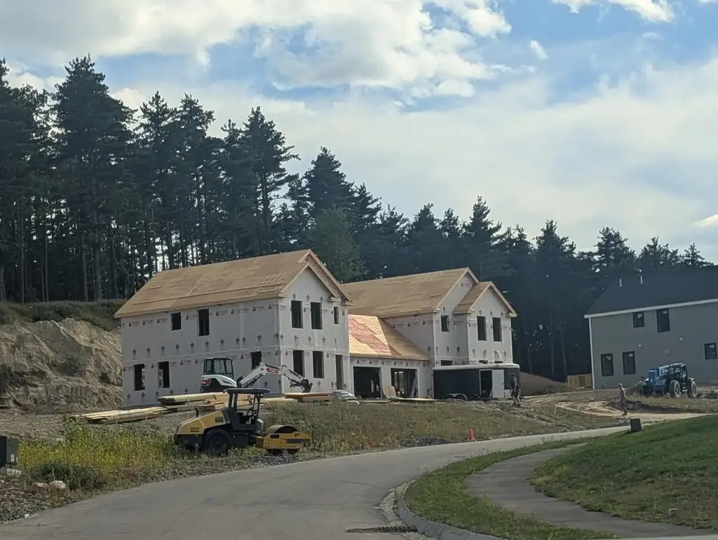 18 A Windsor Lane, Hudson