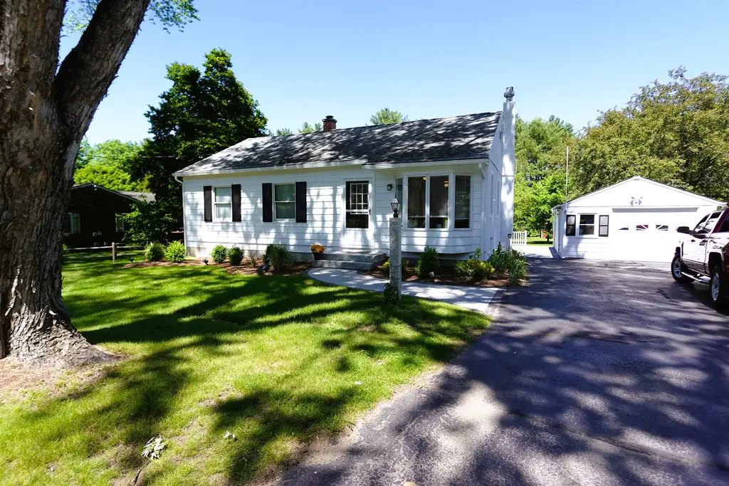 323 Matthews Road, Swanzey