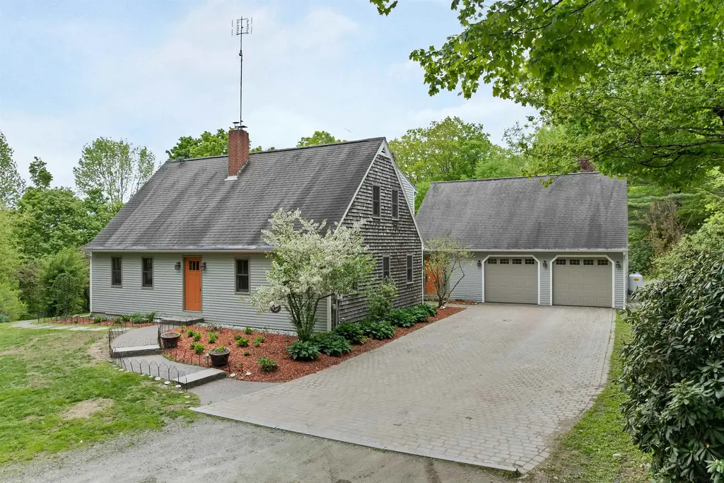 371 Baker Road, Henniker