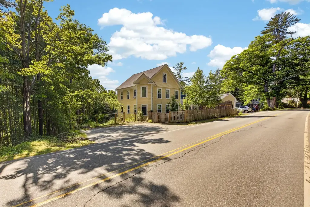 17 Forest Road, Hancock