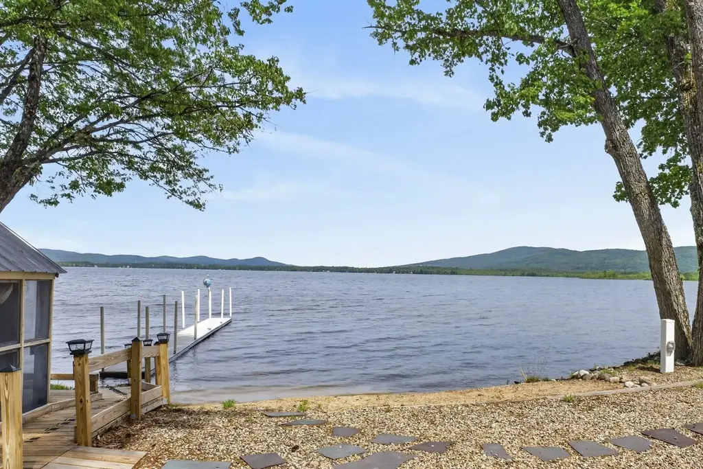 44 Ossipee Lake Drive, Ossipee