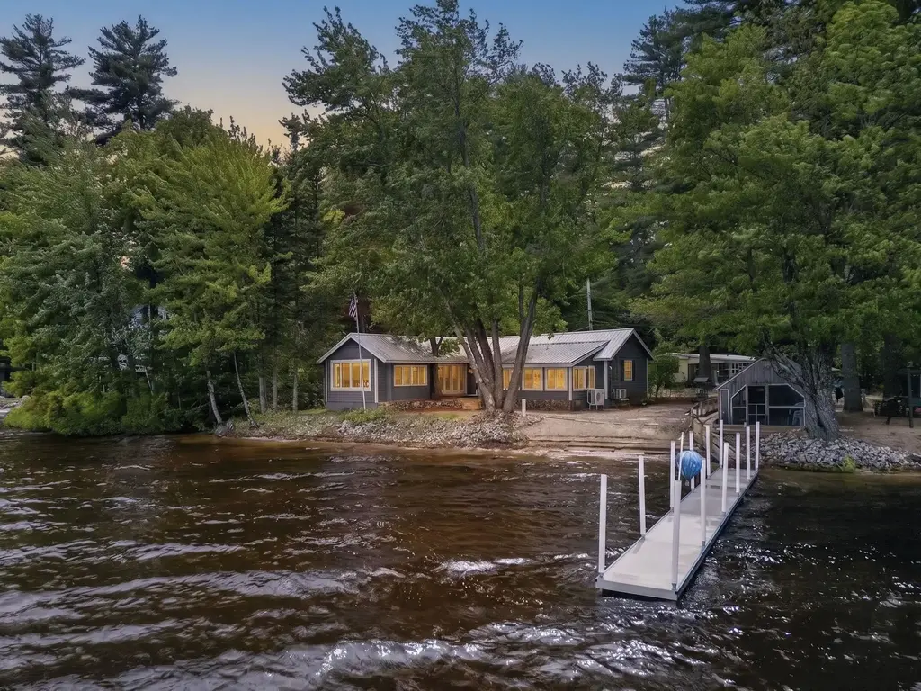 44 Ossipee Lake Drive, Ossipee