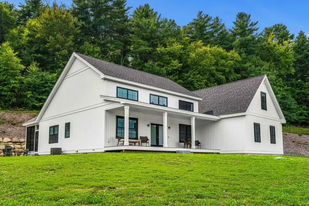 40 Christian Hill Road, Amherst