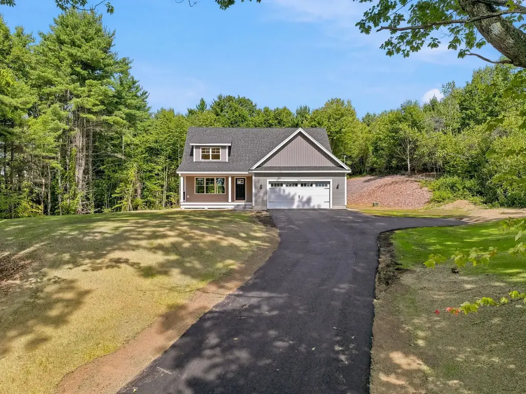 264 Colburn Road, New Boston