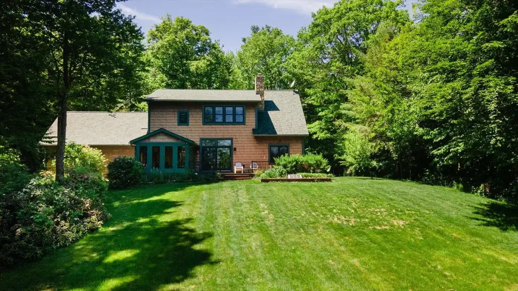 216 Old Forest Road, Stoddard
