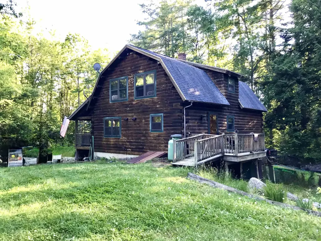 108 Old Bennington Road, Greenfield