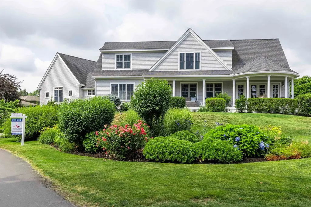 31 Pleasant Point Drive, Portsmouth