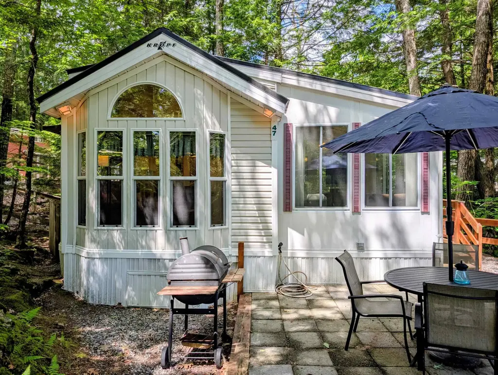 47 Overlook Road, Holderness